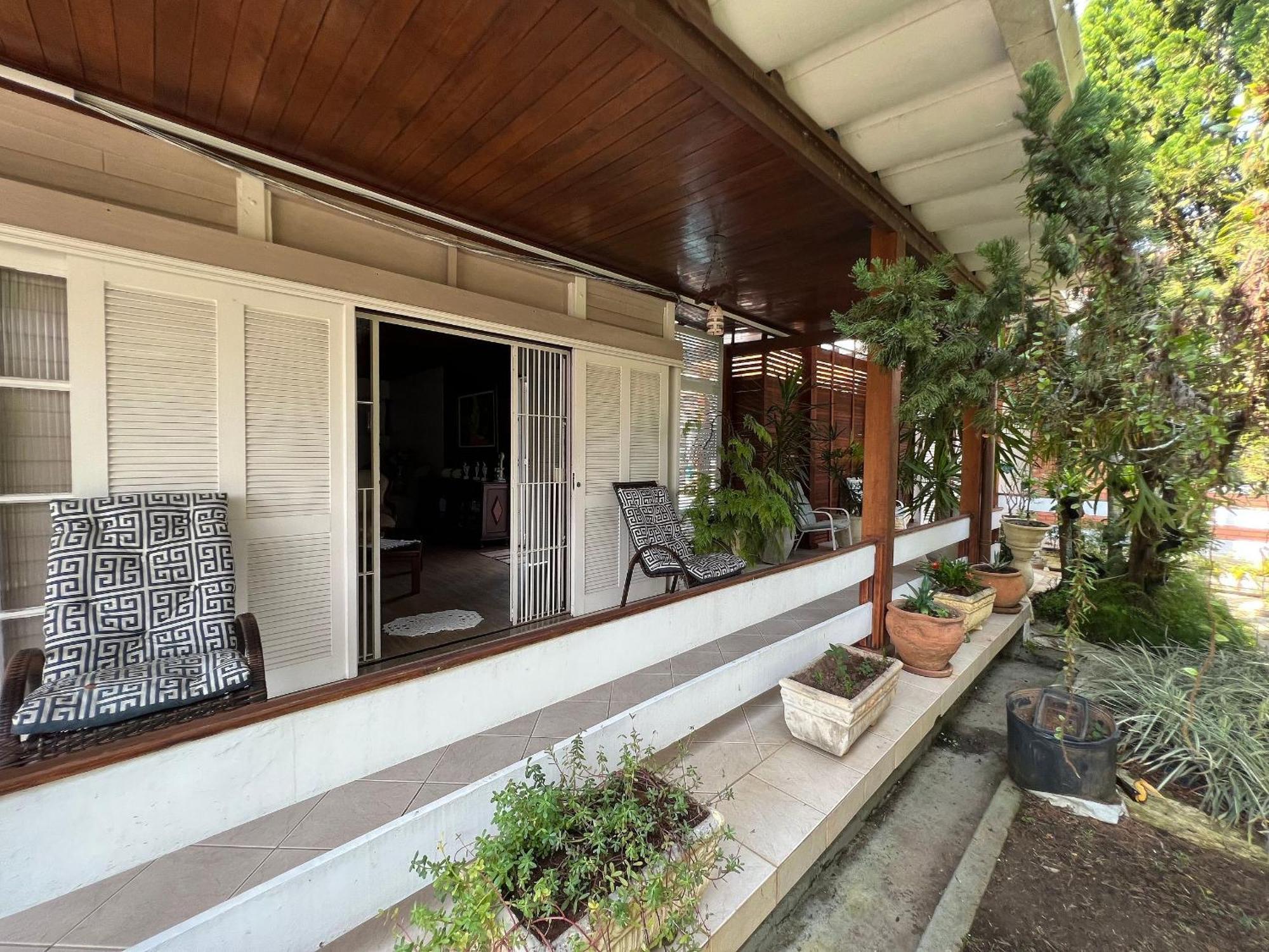 Casa agradável com piscina, a poucos passos da Praia Peruíbe Exterior foto